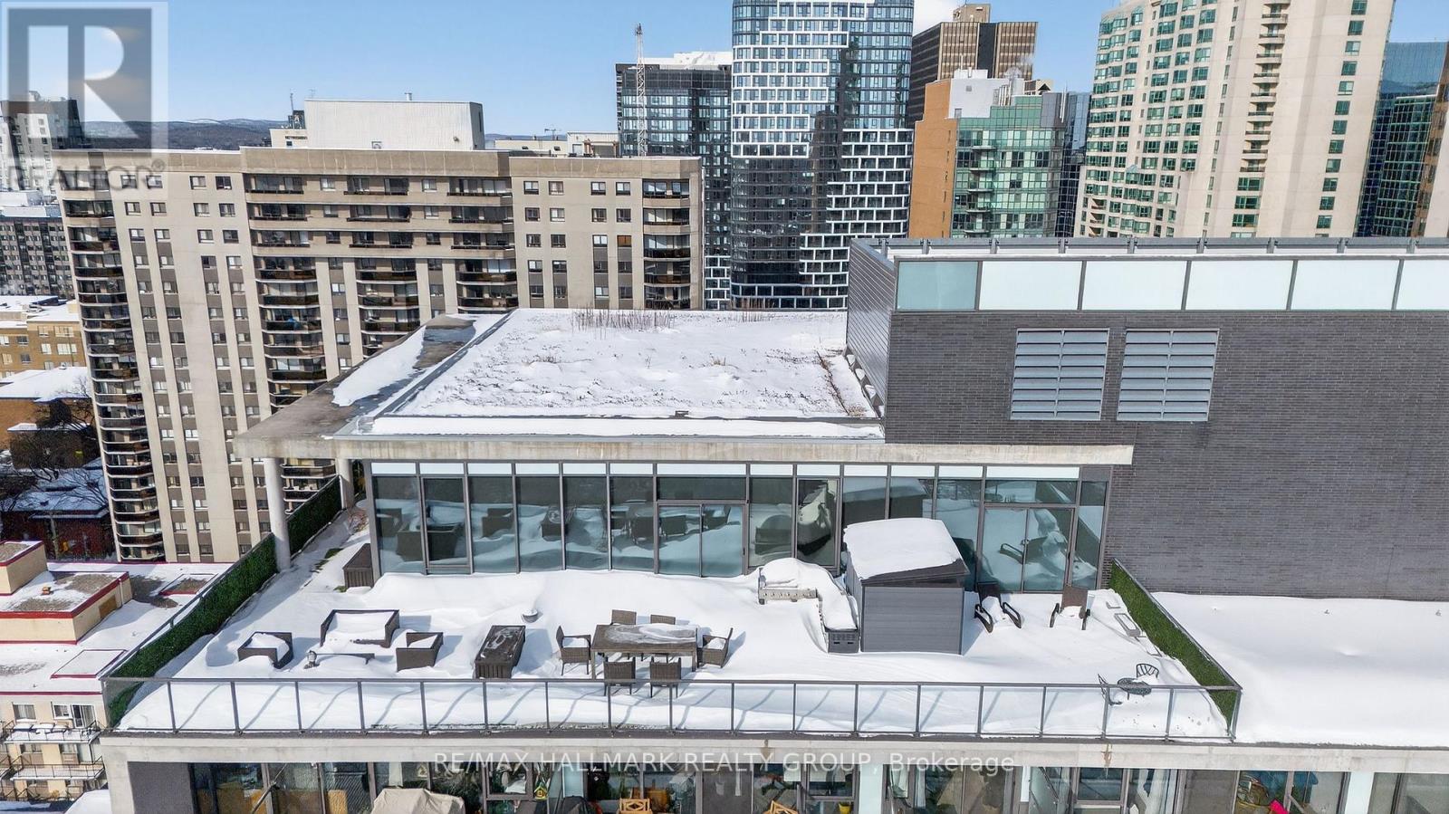 711 - 224 Lyon Street N