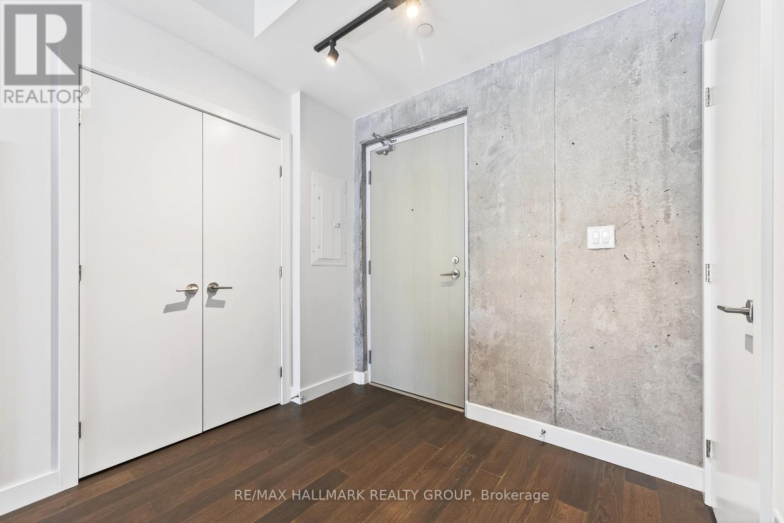 711 - 224 Lyon Street N