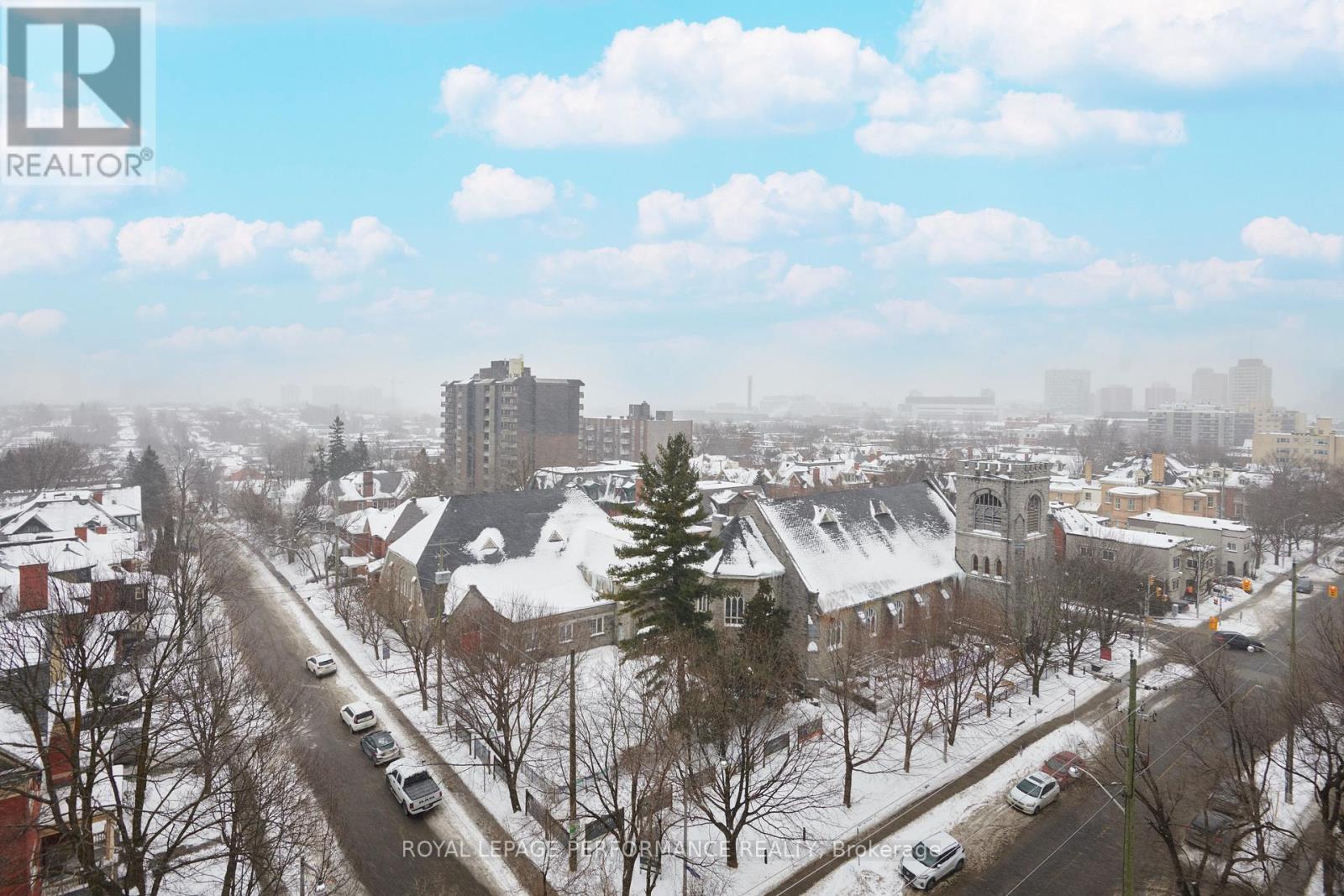 905 - 373 Laurier Avenue E