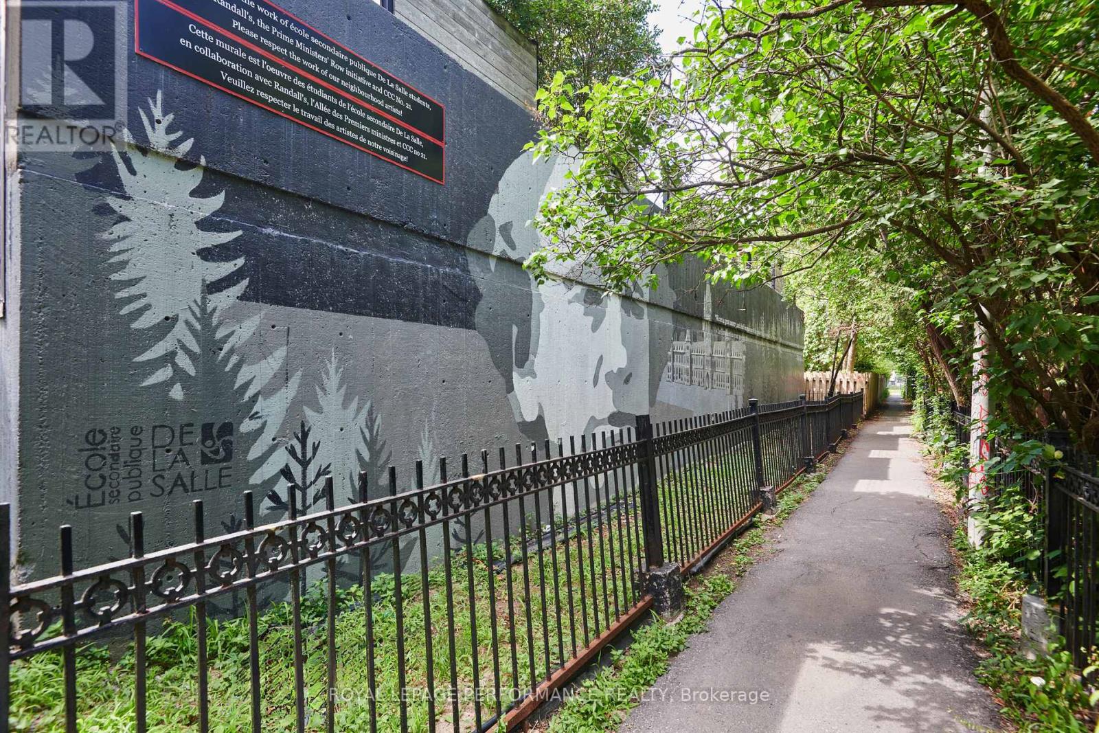 905 - 373 Laurier Avenue E