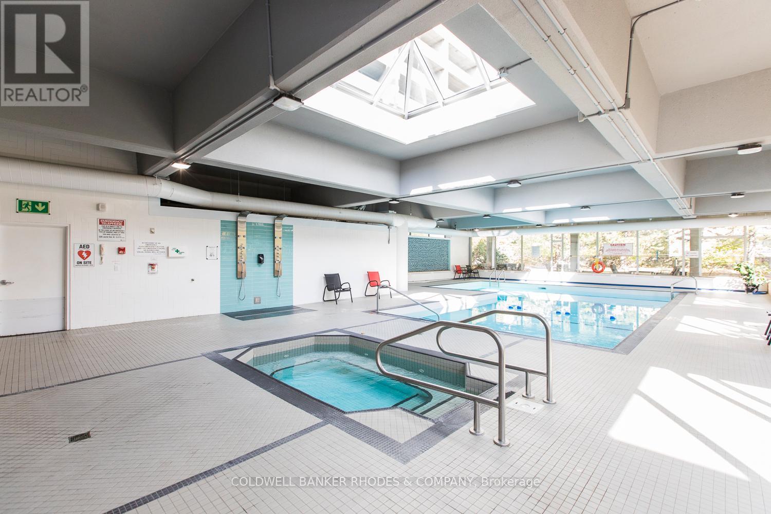 1906 - 530 Laurier Avenue W