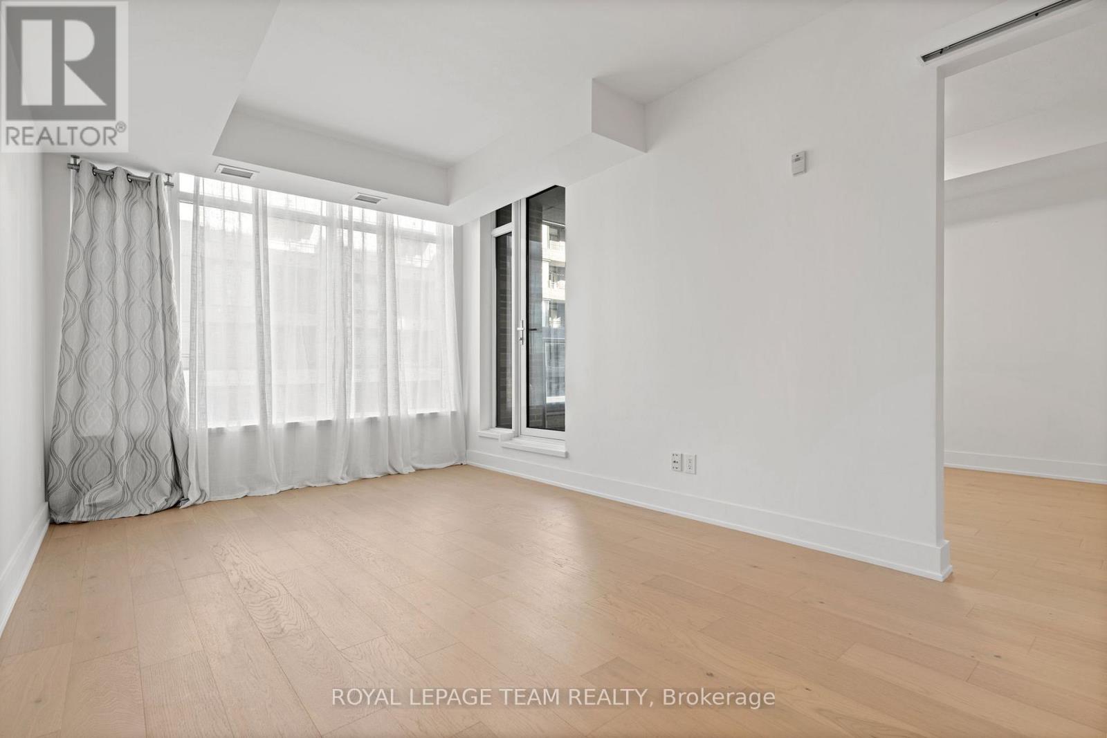 207 - 108 Richmond Road