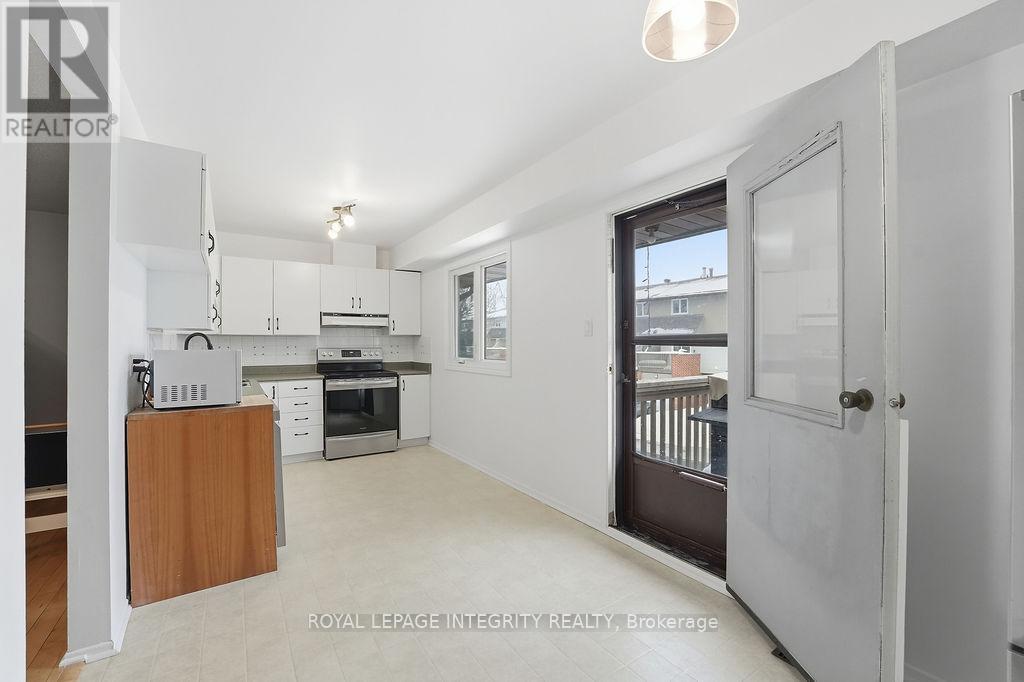 8 - 3205 Uplands Drive