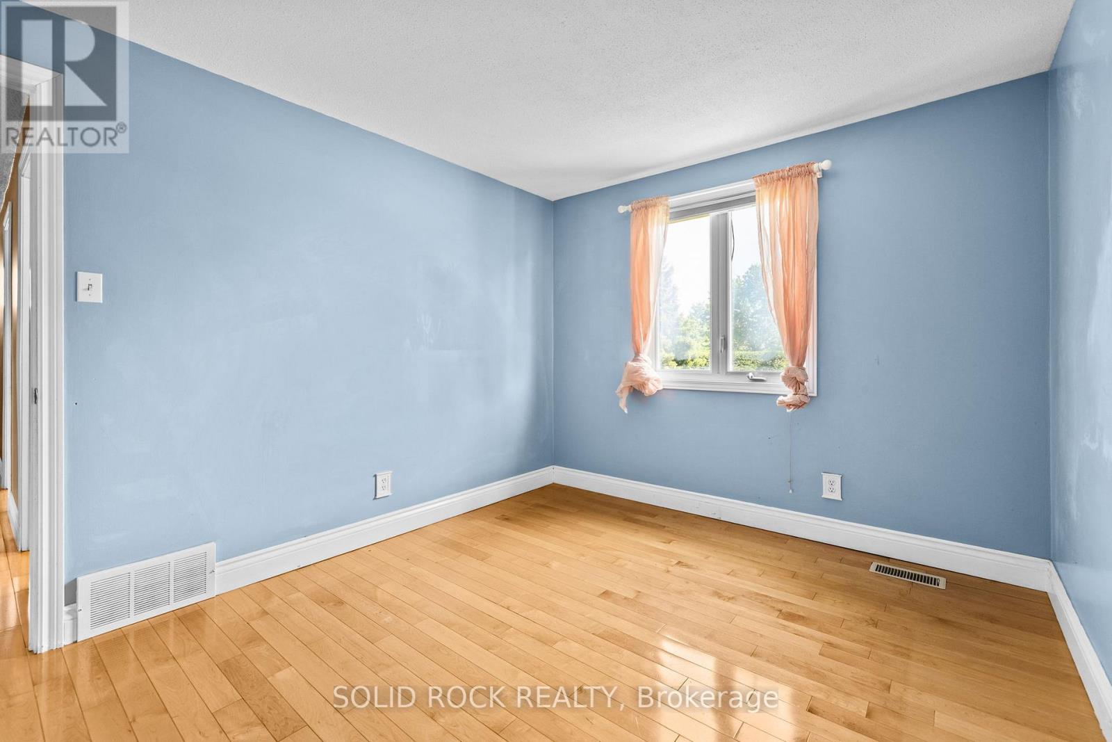 1631 Charbonneau Street