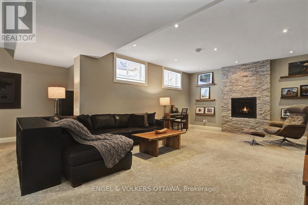 3681 Eureka Avenue E