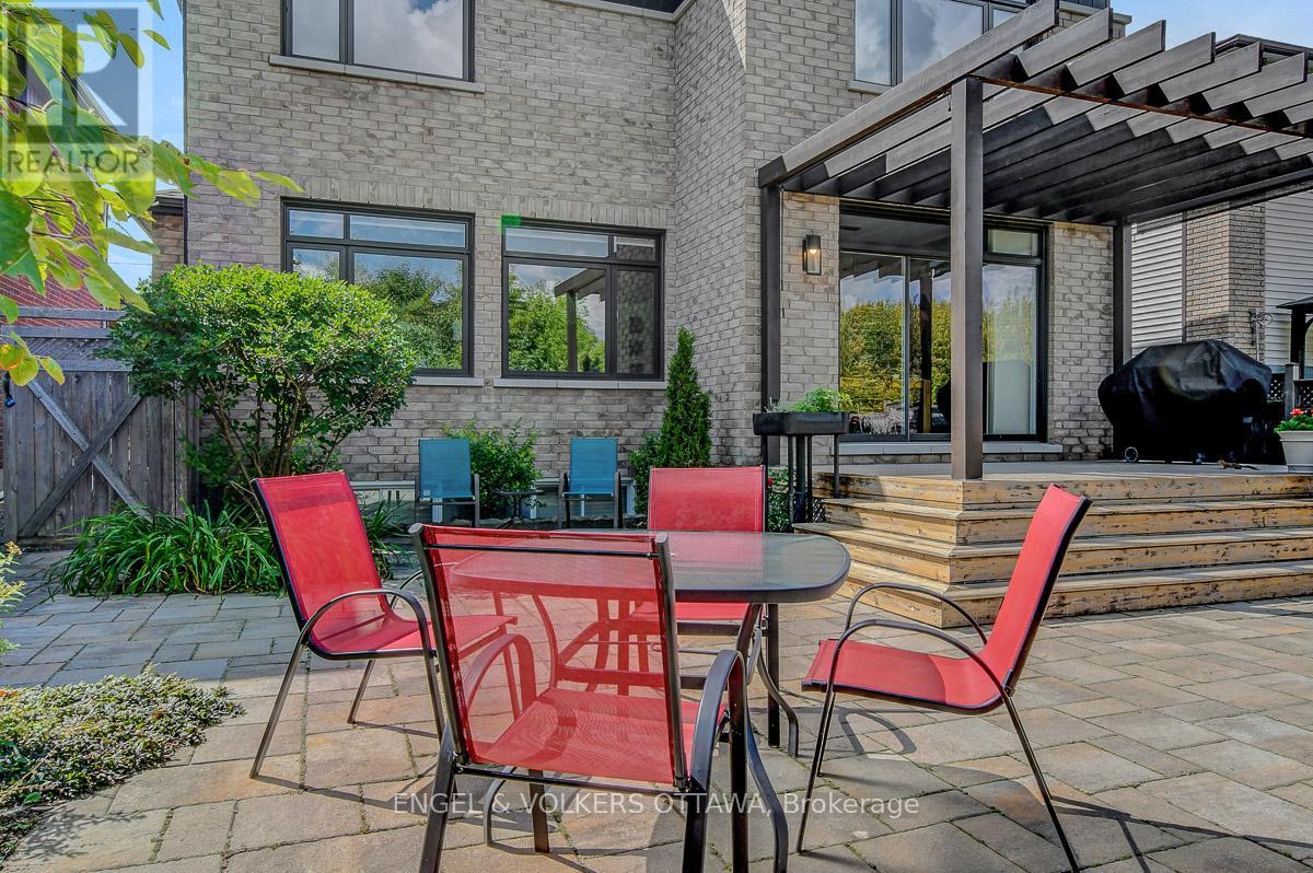 3681 Eureka Avenue E