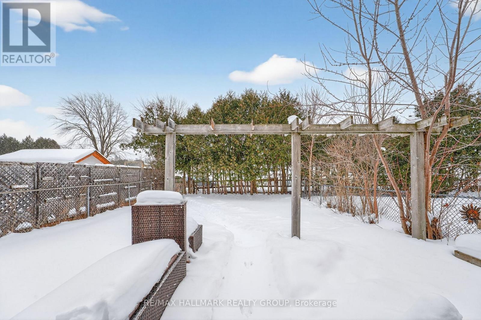 1126 Grenoble Crescent