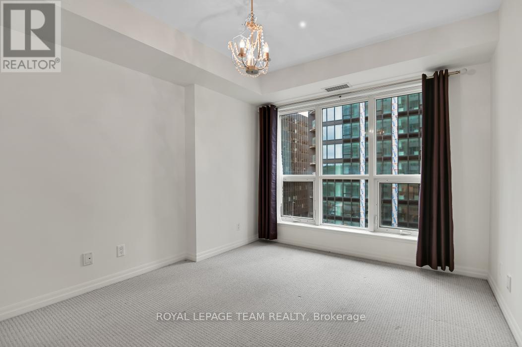 703 - 242 Rideau Street