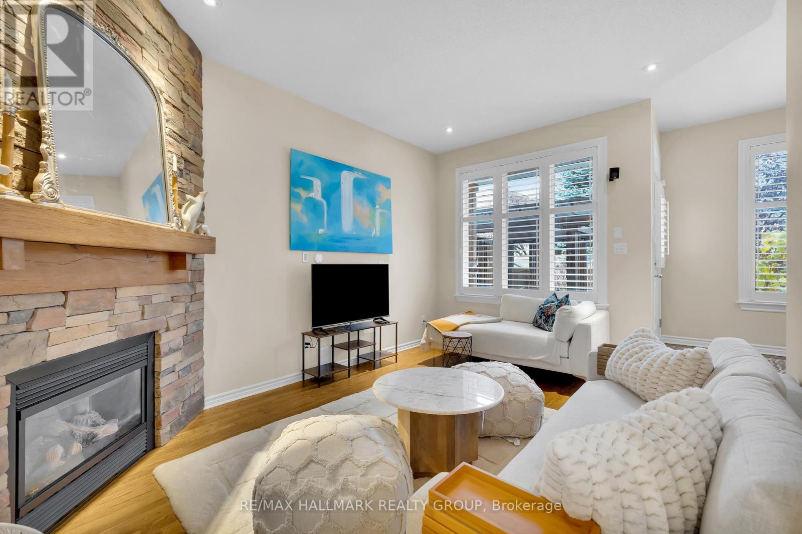 10 Friendly Crescent