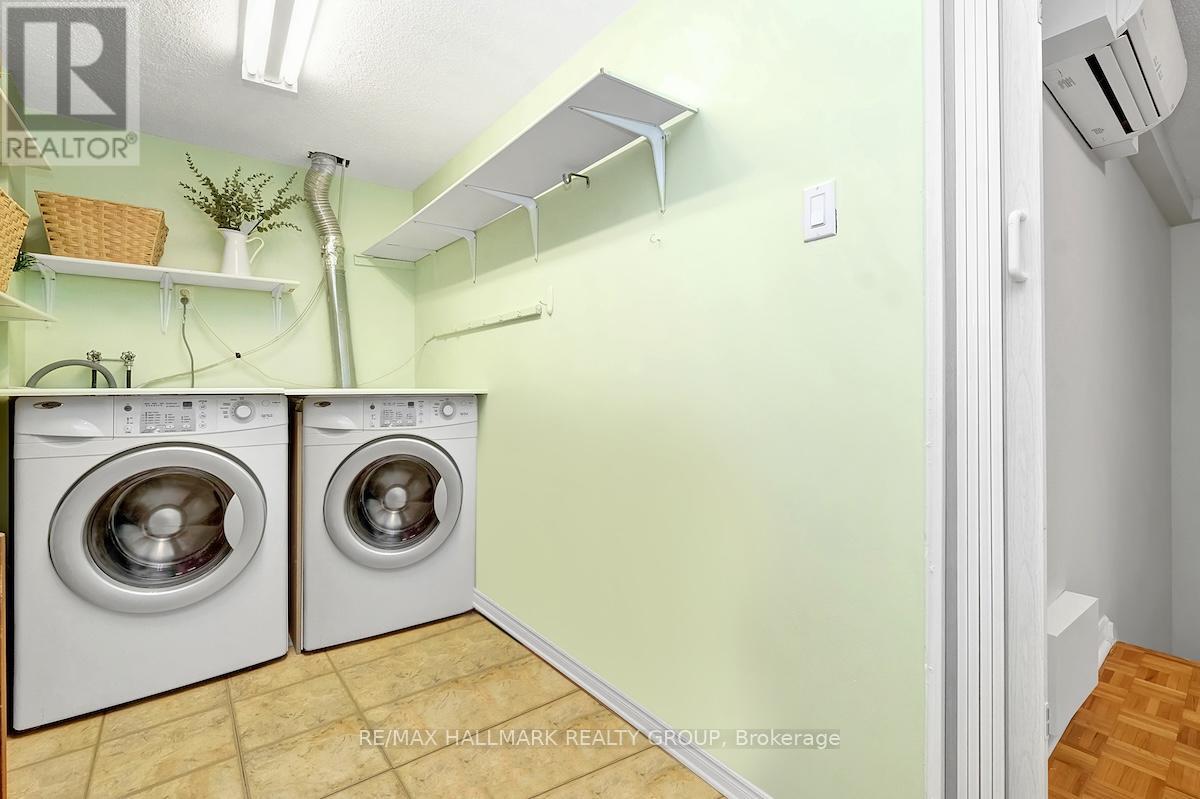 330 - 515 St Laurent Boulevard