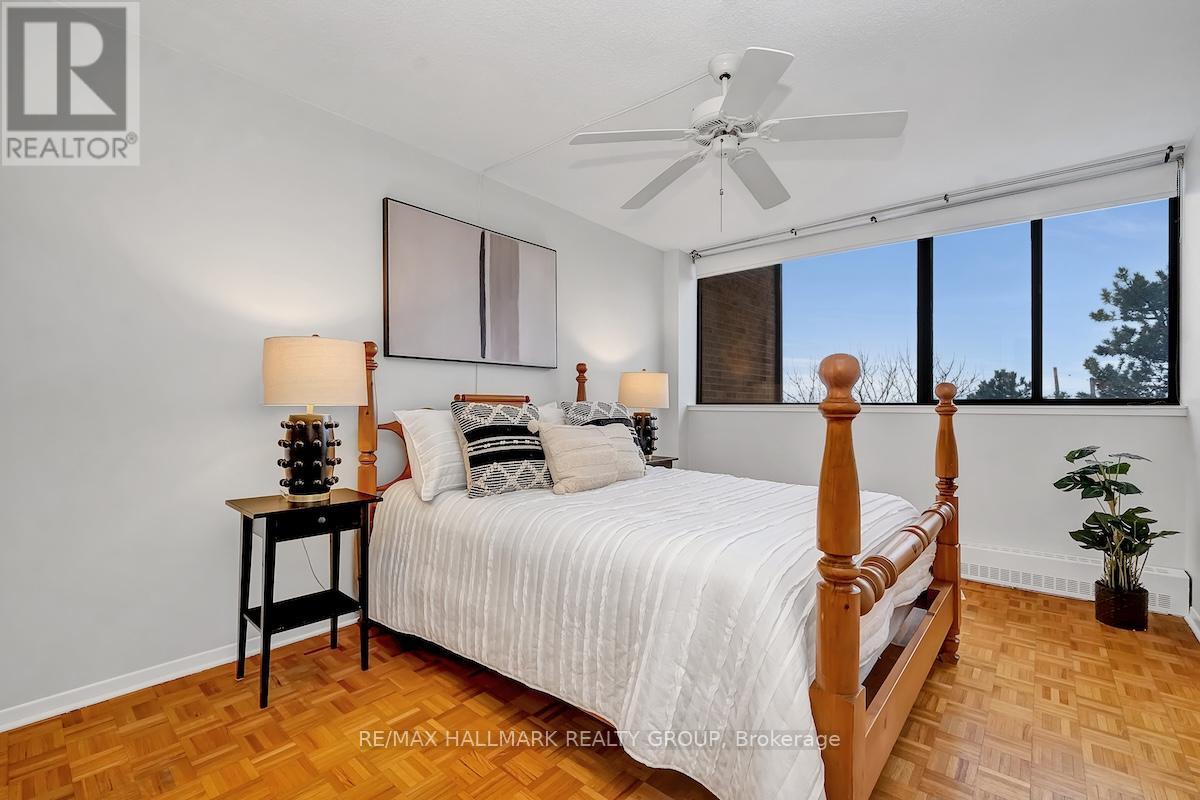 330 - 515 St Laurent Boulevard