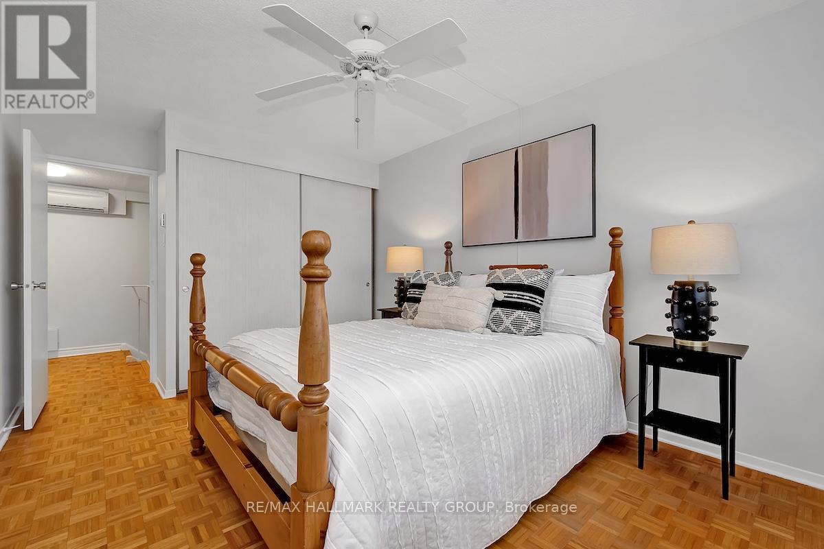 330 - 515 St Laurent Boulevard