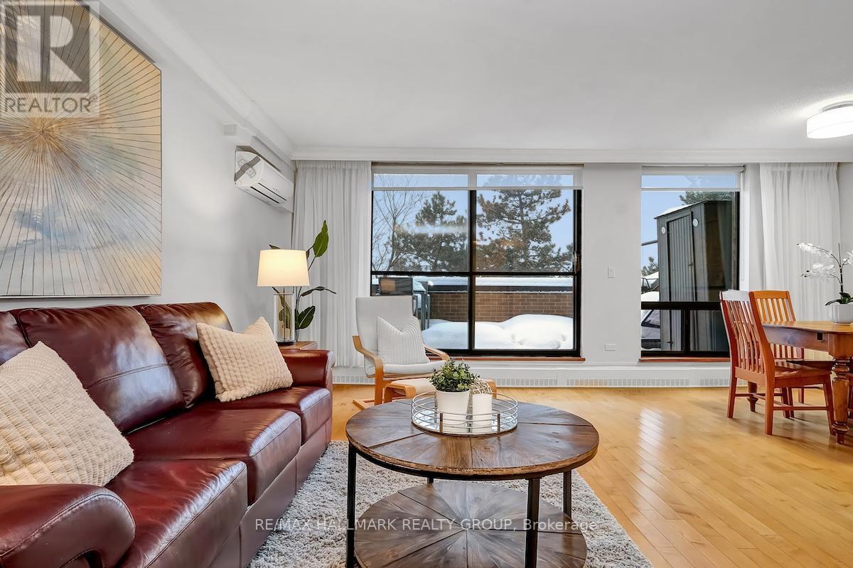 330 - 515 St Laurent Boulevard