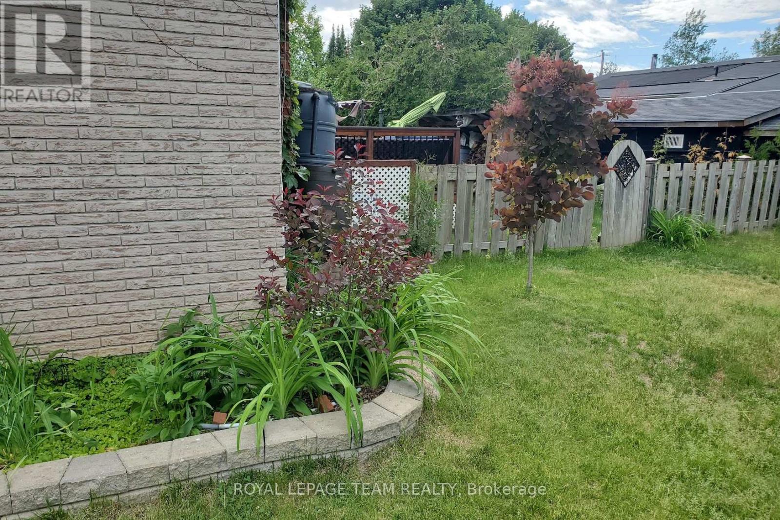 3322 Elizabeth Street