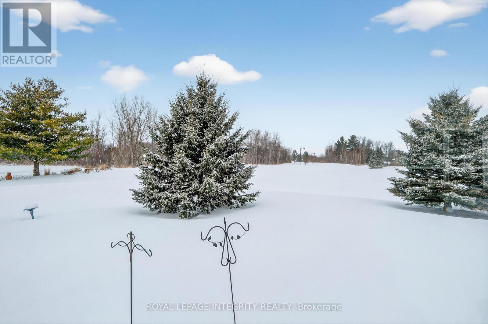 657 Country Trail Private