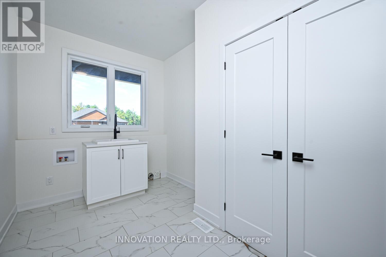 3249 Elizabeth Street