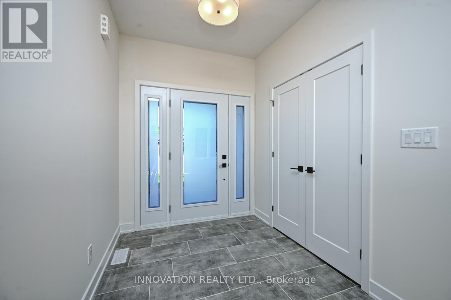 3249 Elizabeth Street