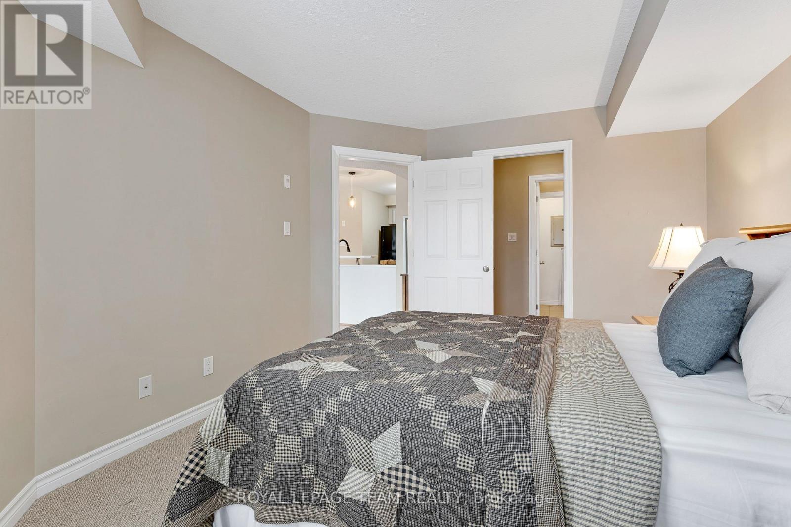 205 - 398 Van Buren Street