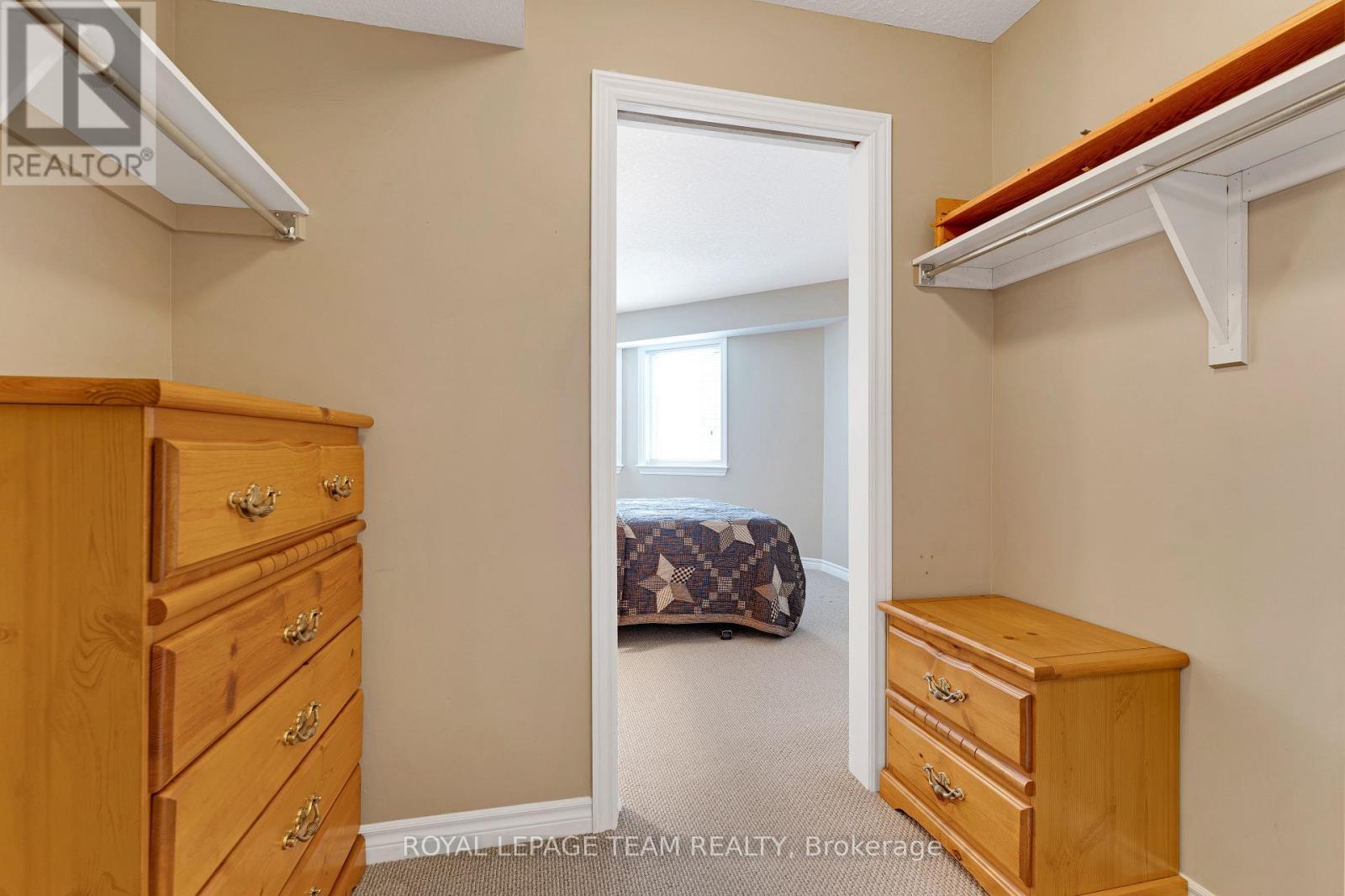 205 - 398 Van Buren Street