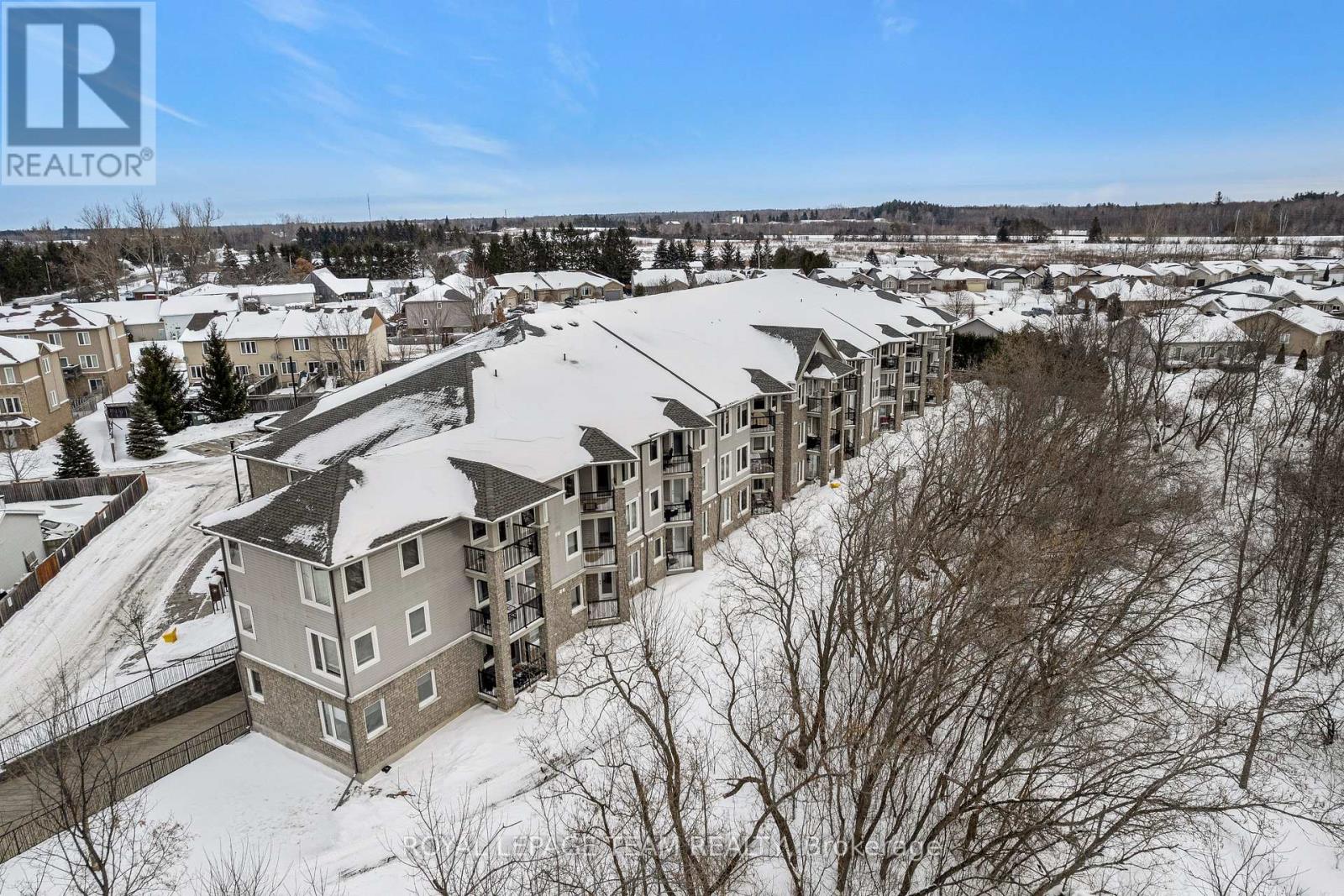 205 - 398 Van Buren Street