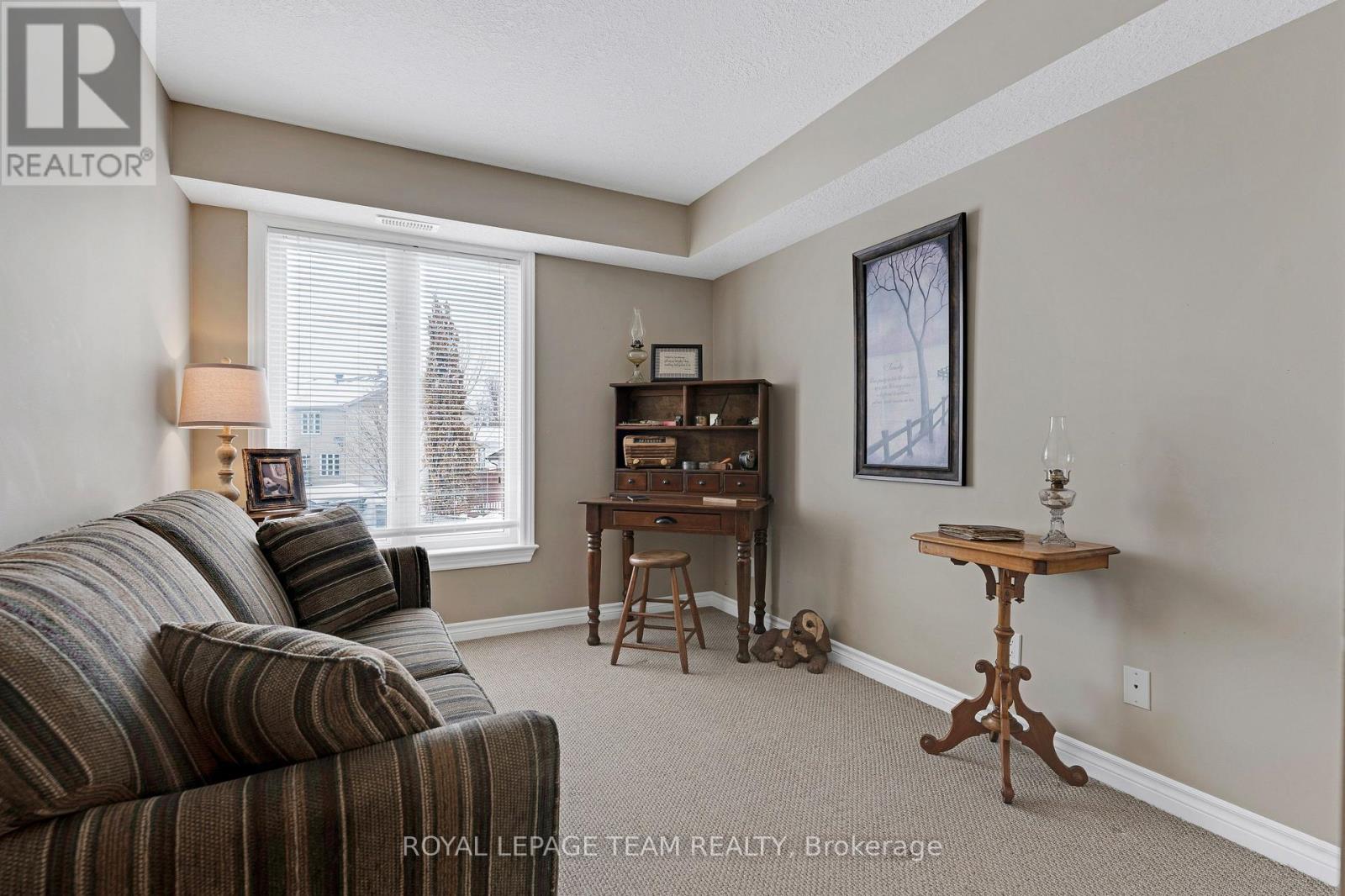 205 - 398 Van Buren Street