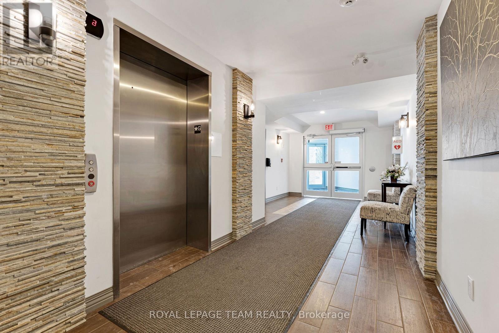 205 - 398 Van Buren Street