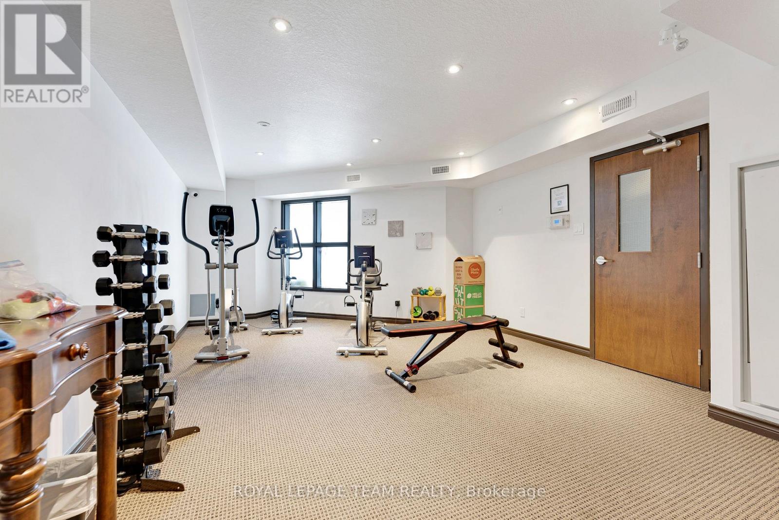 205 - 398 Van Buren Street