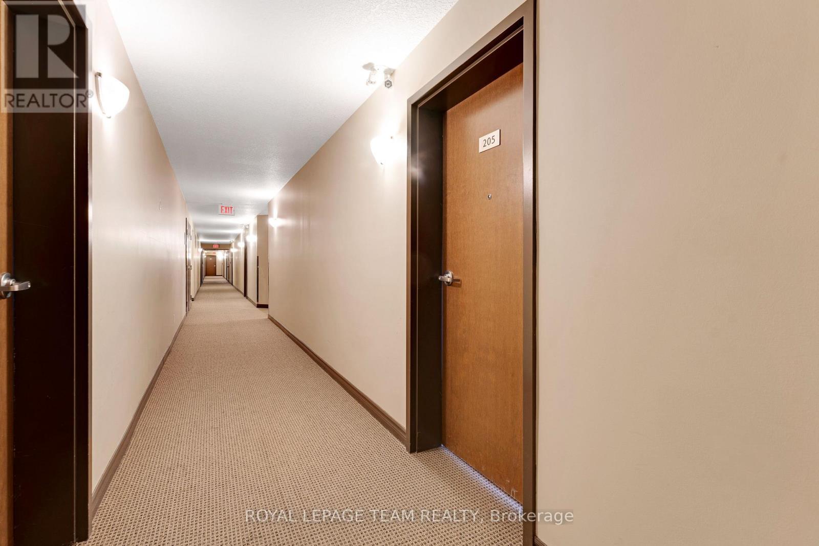 205 - 398 Van Buren Street