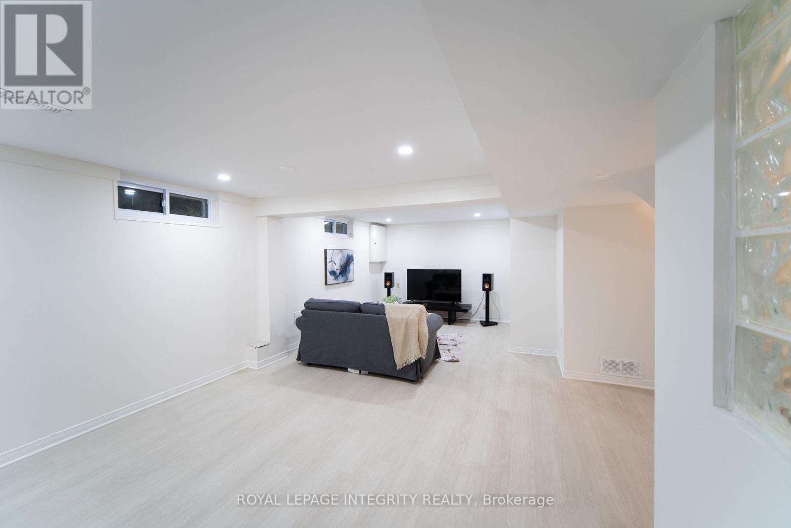 652 La Verendrye Drive