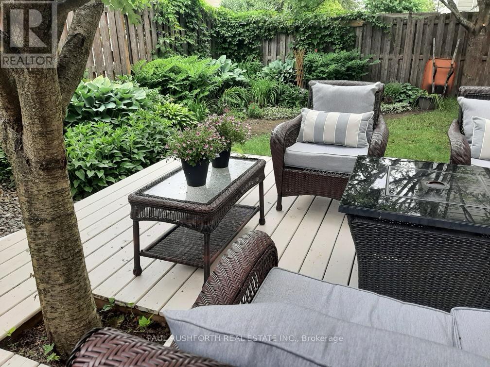 35 Stonepointe Avenue