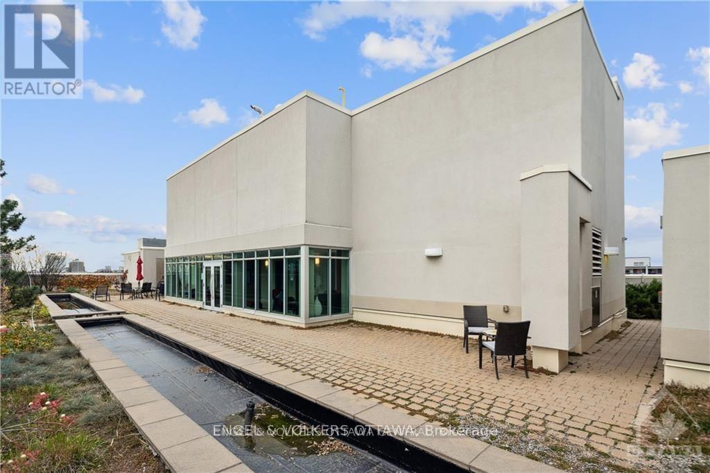 1112 - 138 Somerset Street W