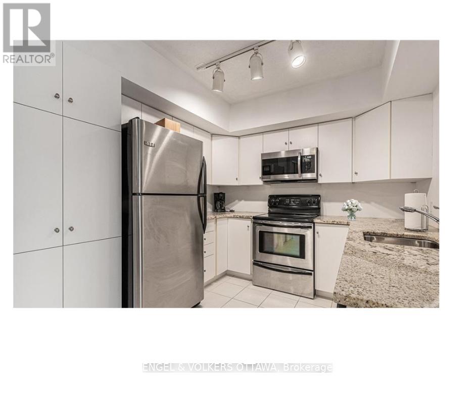 1112 - 138 Somerset Street W