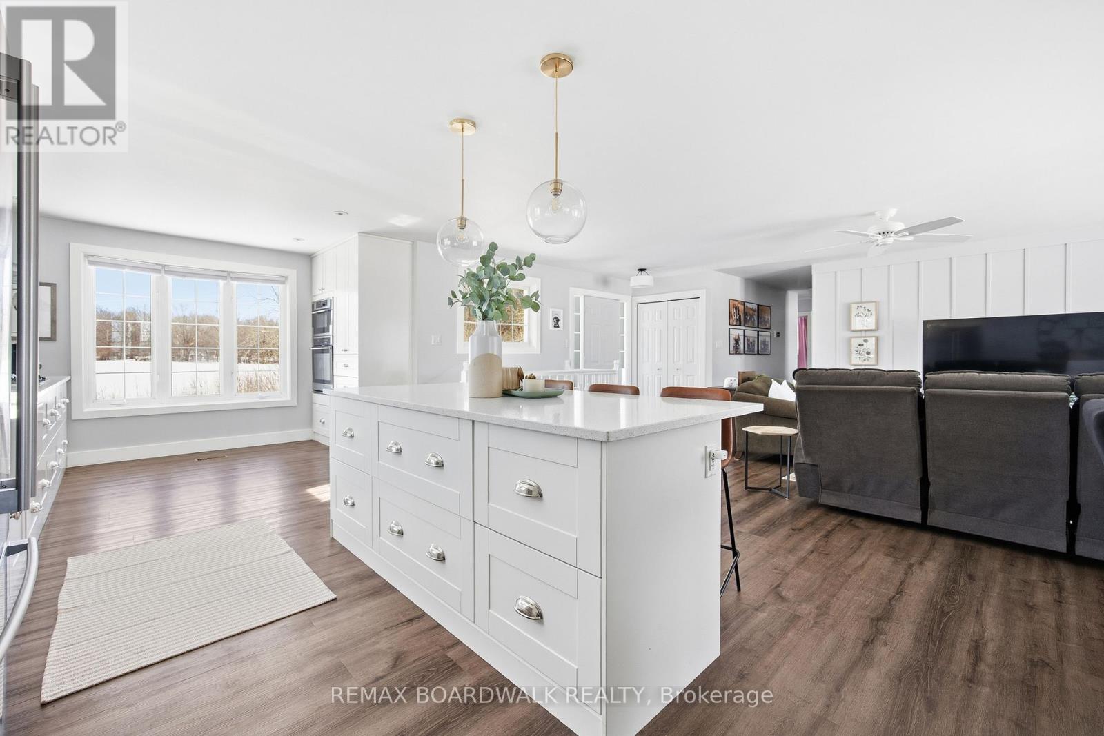 100 Mcculloughs Landing