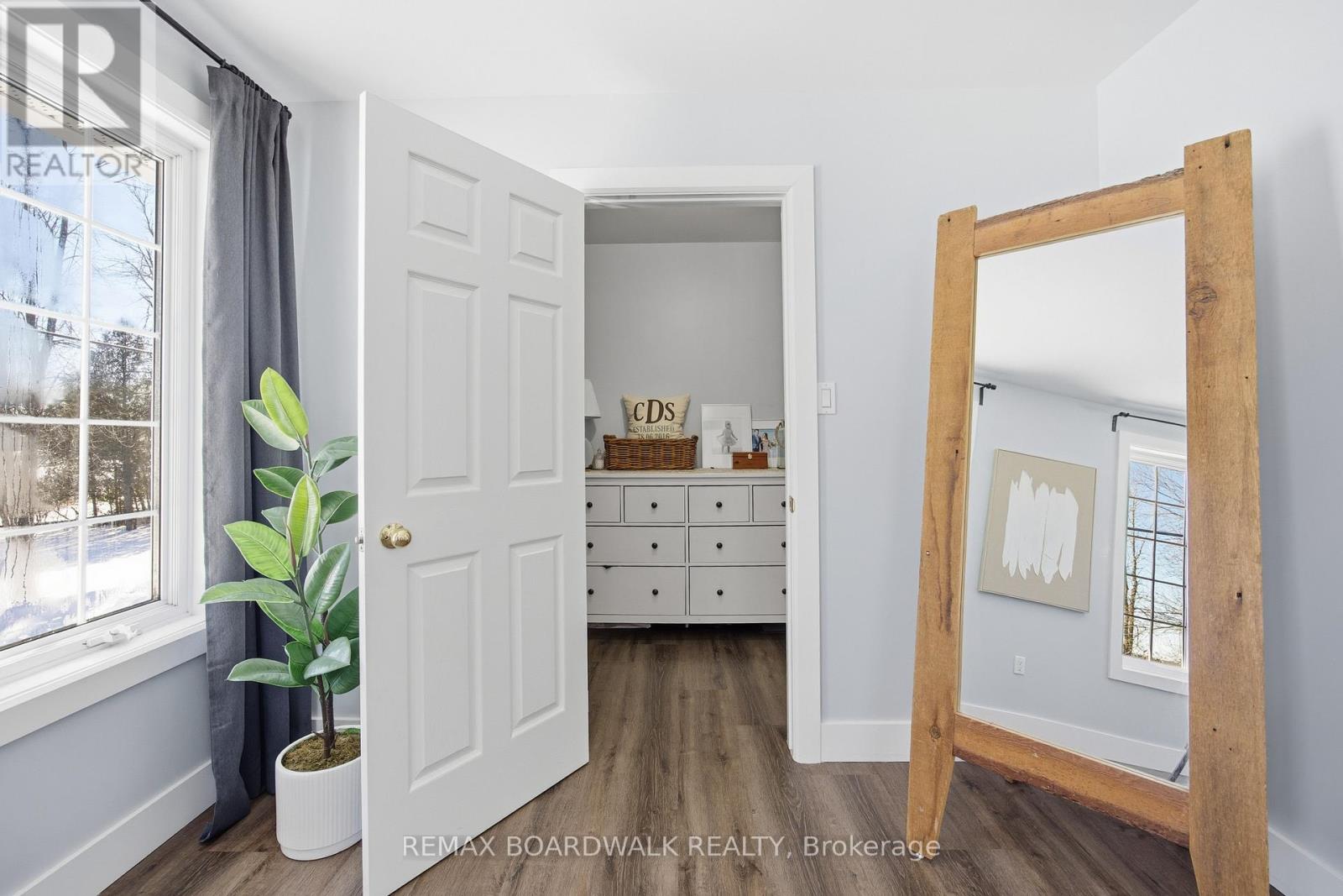 100 Mcculloughs Landing