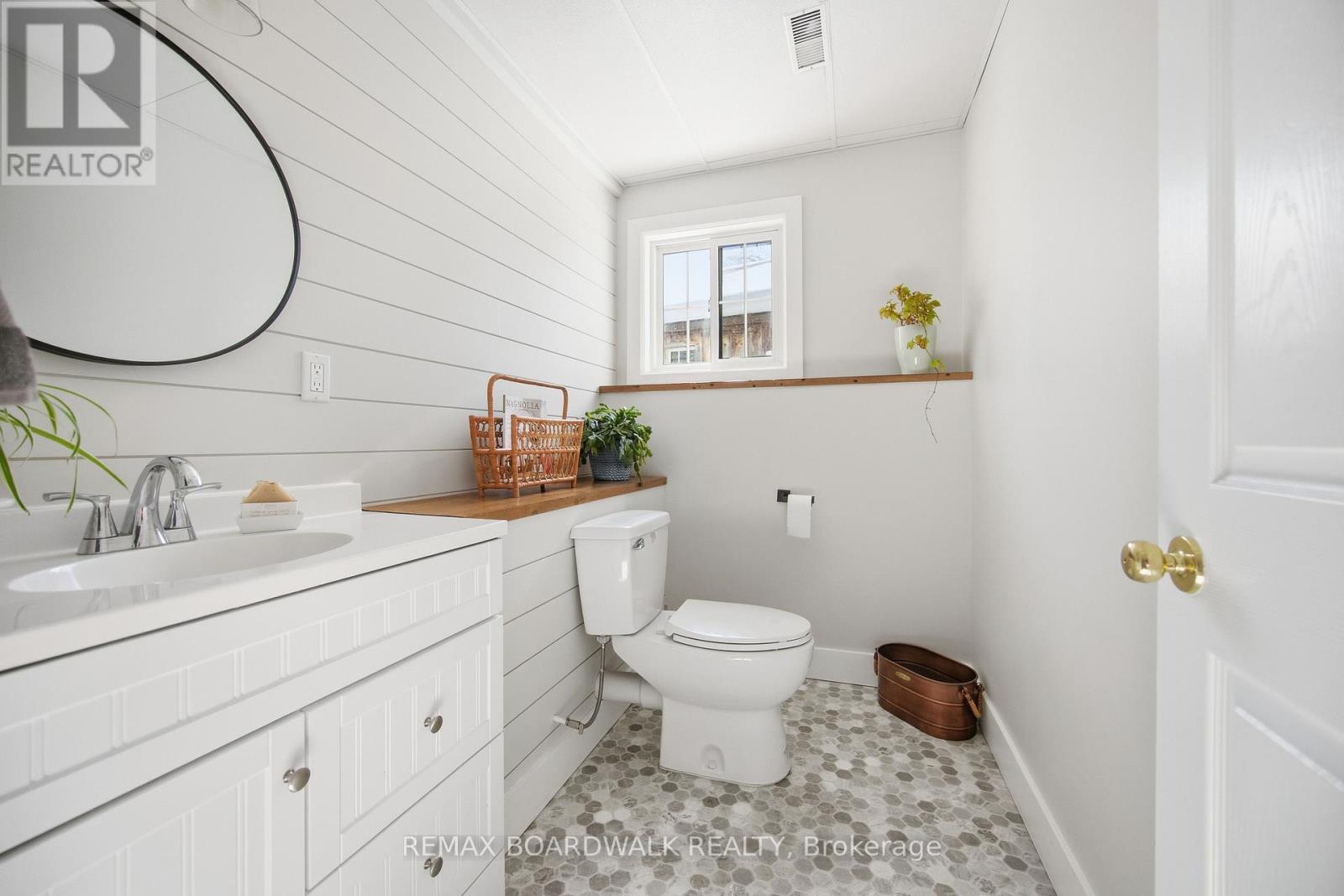 100 Mcculloughs Landing