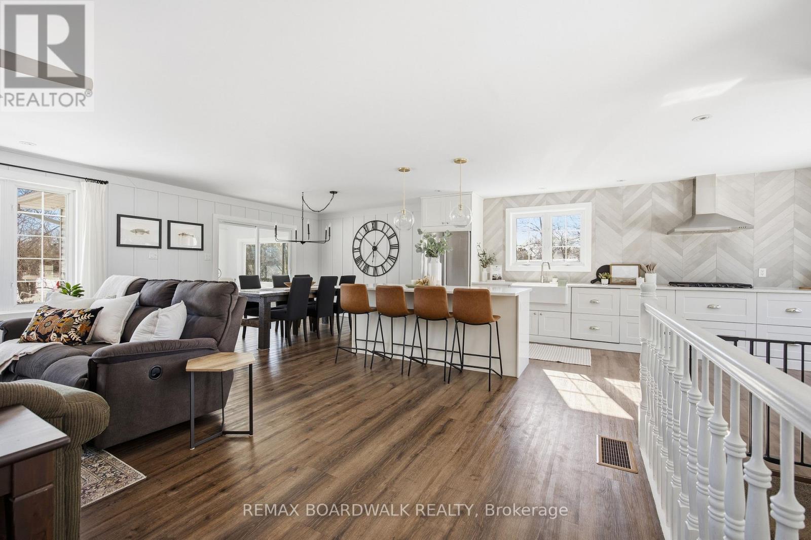 100 Mcculloughs Landing