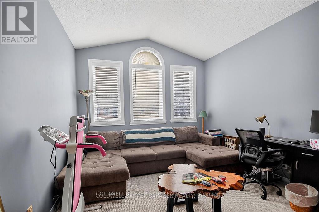 43 Daventry Crescent