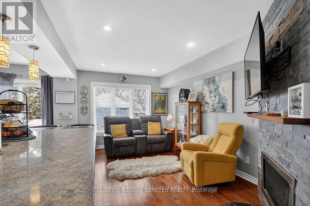 43 Daventry Crescent