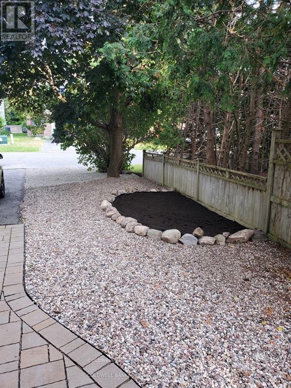 43 Daventry Crescent