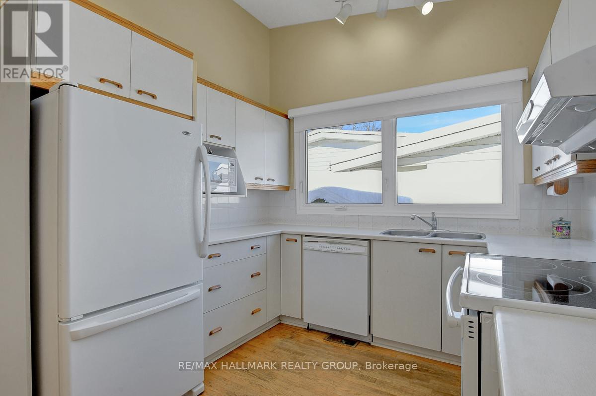 629 Glenhurst Crescent