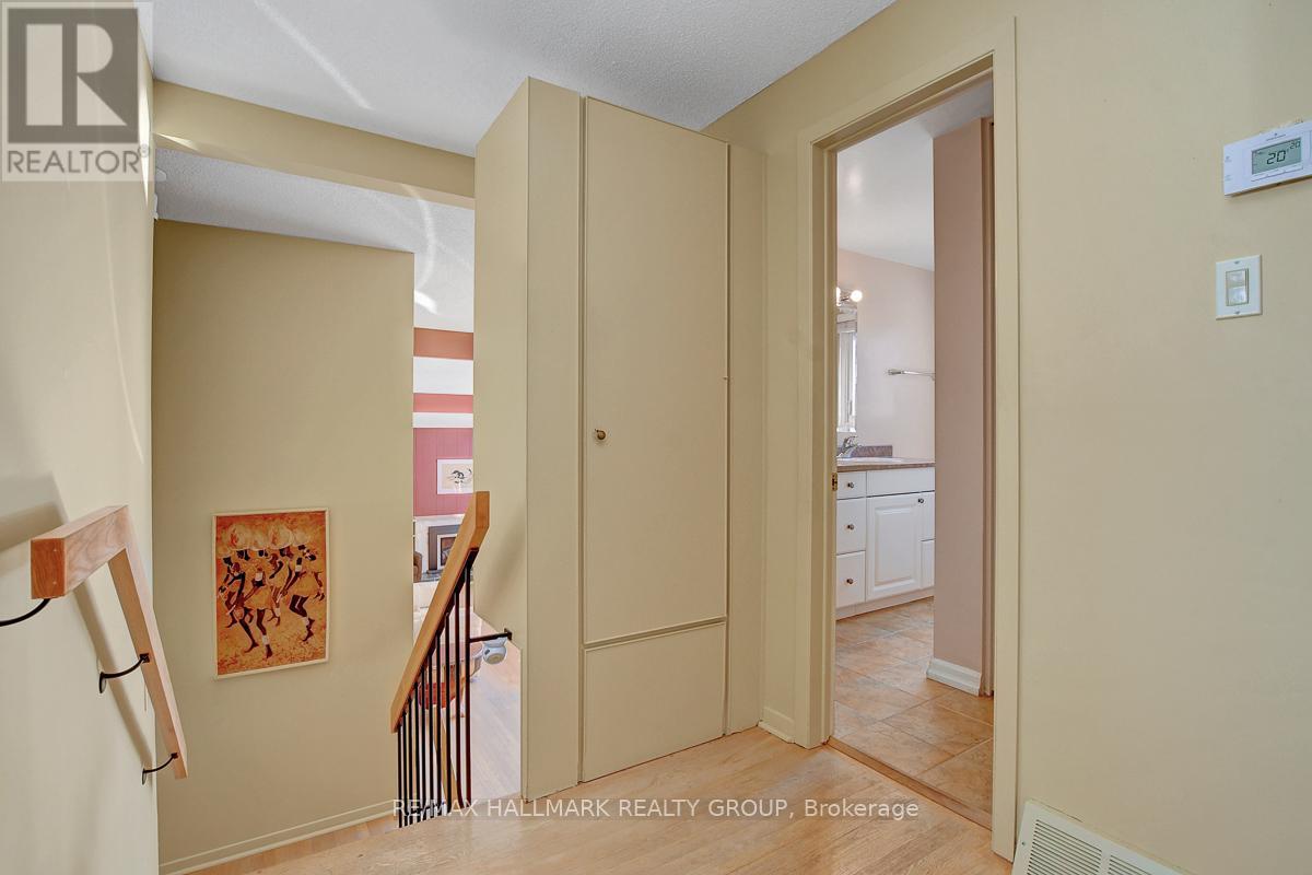 629 Glenhurst Crescent