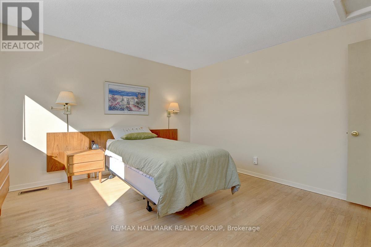 629 Glenhurst Crescent