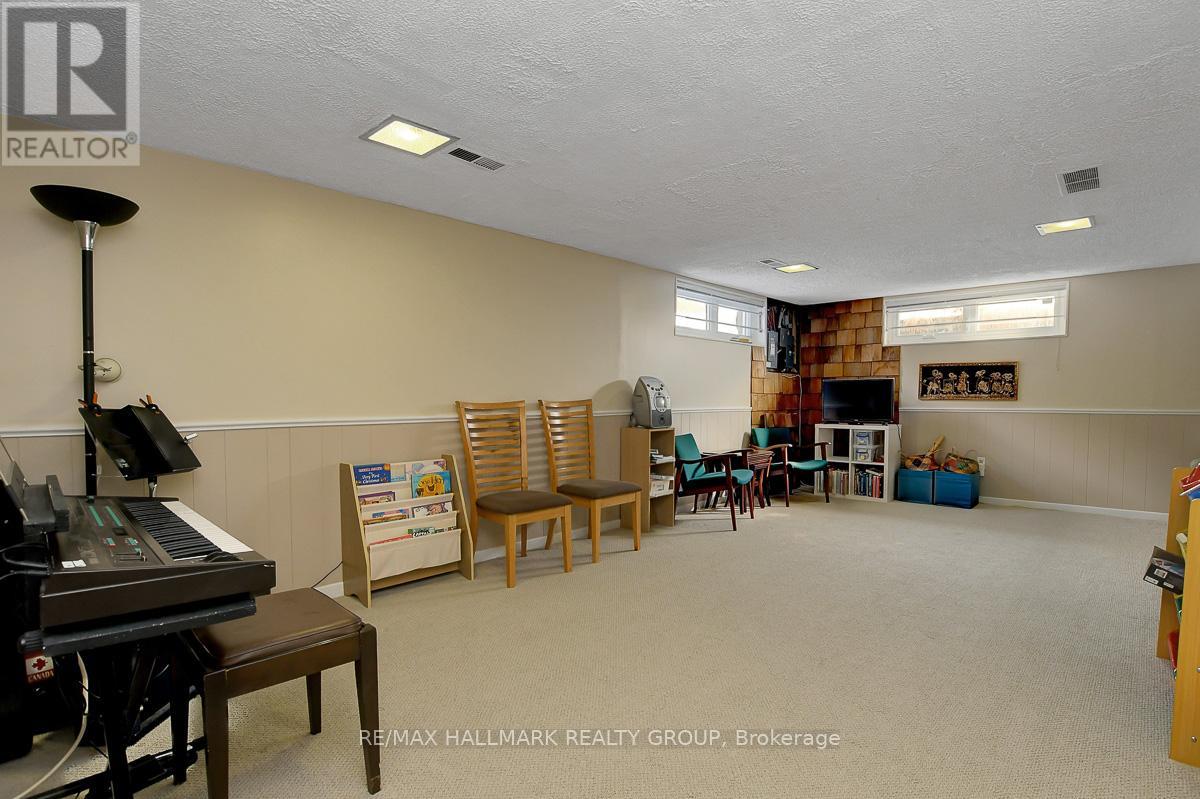 629 Glenhurst Crescent