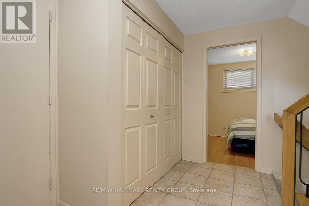 629 Glenhurst Crescent