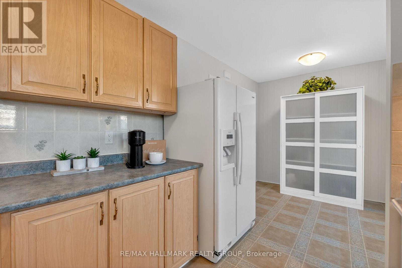 111 - 1061 Meadowlands Drive