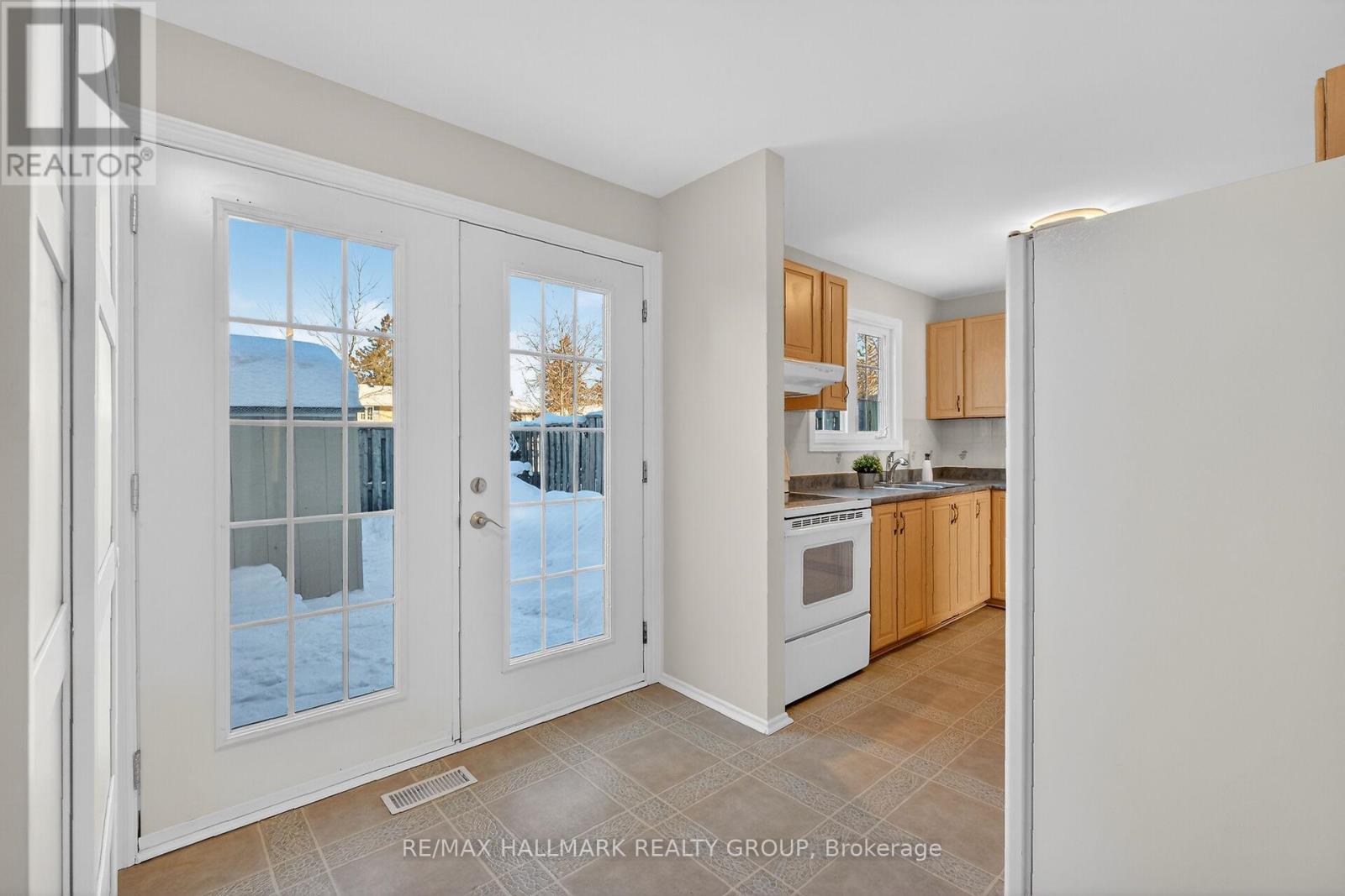 111 - 1061 Meadowlands Drive