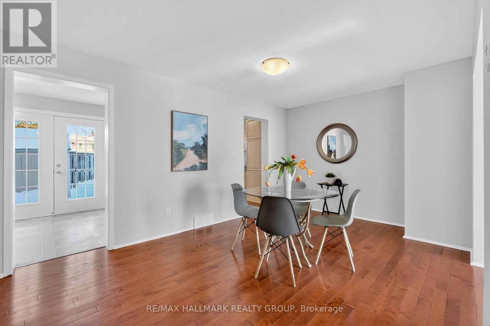 111 - 1061 Meadowlands Drive