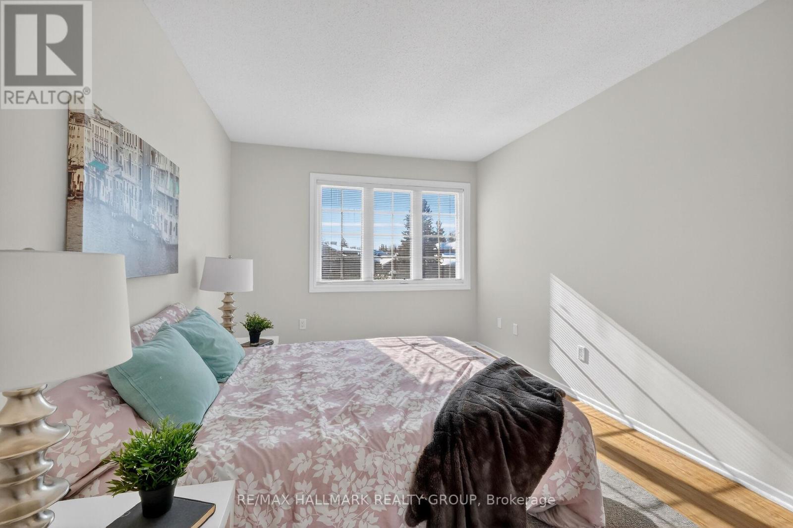 111 - 1061 Meadowlands Drive