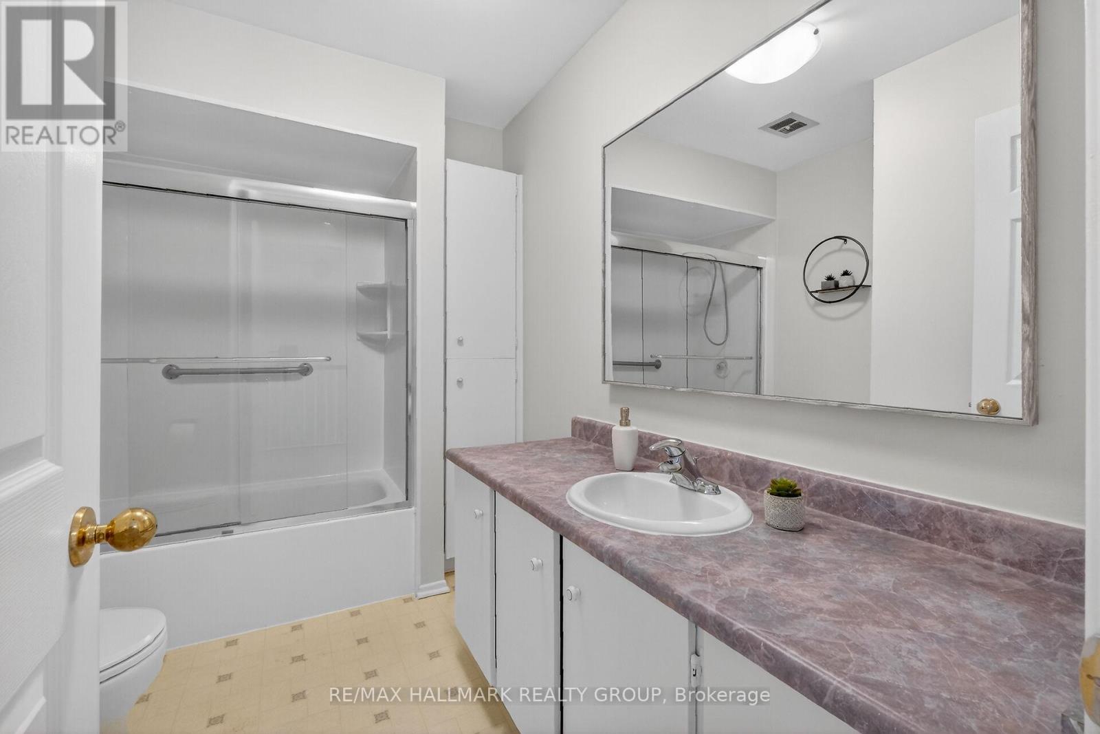 111 - 1061 Meadowlands Drive