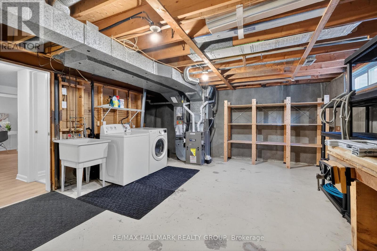 111 - 1061 Meadowlands Drive